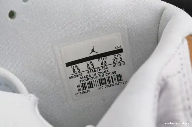 mens 13 white MOMENTS